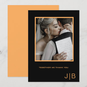 Schwarzes und oranges Monogramm minimalistisches F Dankeskarte