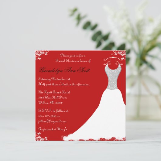 Schwarzes und rotes Hochzeits-KleiderBrautparty Einladung (Stehend Vorderseite)