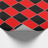 Schwarzes und rotes Schachbrett Geschenkpapier (Ecke)