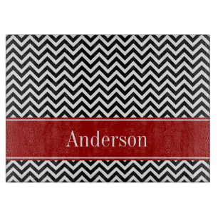 Schwarzes und rotes Zickzack Muster personalisiert Schneidebrett
