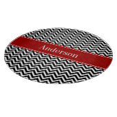 Schwarzes und rotes Zickzack Muster personalisiert Schneidebrett (Ecke)