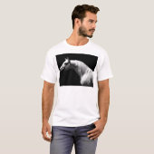 Schwarzes und Weiß T-Shirt (Vorne ganz)