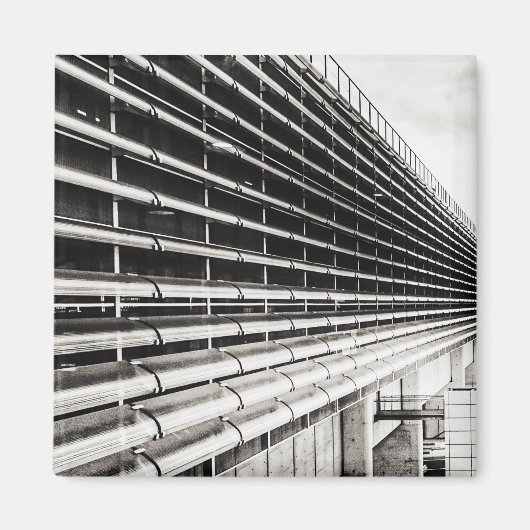 Schwarzes und weißes Gebäude Magnet (Vorne)