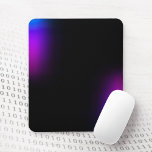 Schwarzes Violet Gradient Glow Mousepad<br><div class="desc">Cooles schwarzes Mauspad mit Akzenten von violett bis indigo Farbverlauf leuchten. Einfach,  einzigartig und eine Touch geheimnisvoll. ♡ Idyllfire</div>