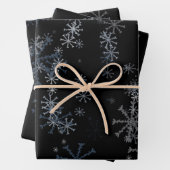Schwarzes Weihnachtsschneeflockenmuster Geschenkpapier Set (Beispiel)