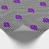Schwarzes weißes Hahnentrittmuster Lila Quatrefoli Geschenkpapier (Ecke)