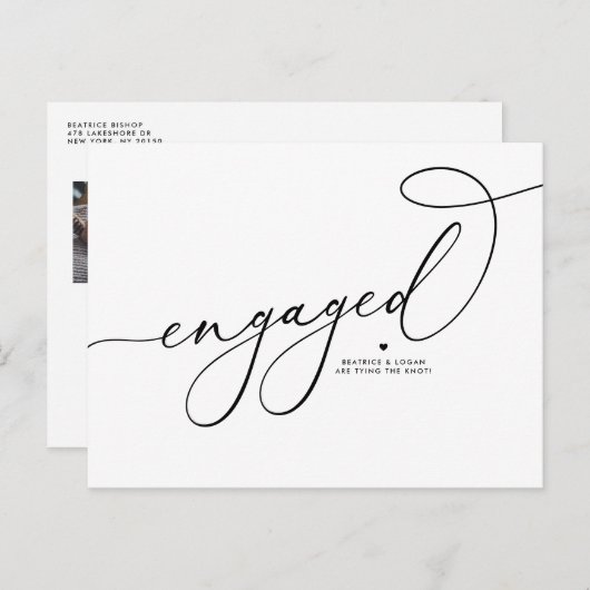 Schwarzes Whimsisches Skript Save the Date Verlobt Ankündigungspostkarte (Vorne/Hinten)