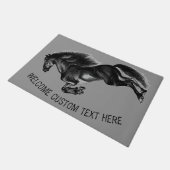Schwarzes Wildpferd - Text hinzufügen / Farbe hinz Fußmatte (Schrägansicht)