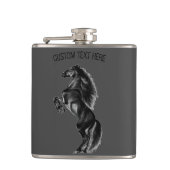 Schwarzes Wildpferd - Zeichnend - Text hinzufügen Flachmann (Vorderseite)