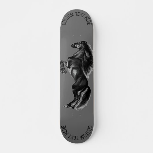 Schwarzes Wildpferd - Zeichnend - Text hinzufügen Skateboard (Vorne)