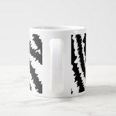 Schwarzes Zebradruckmuster Jumbo-Tasse (Rückseite)