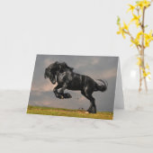 Schwarzfriespferd läuft frei karte (Gelbe Blume)