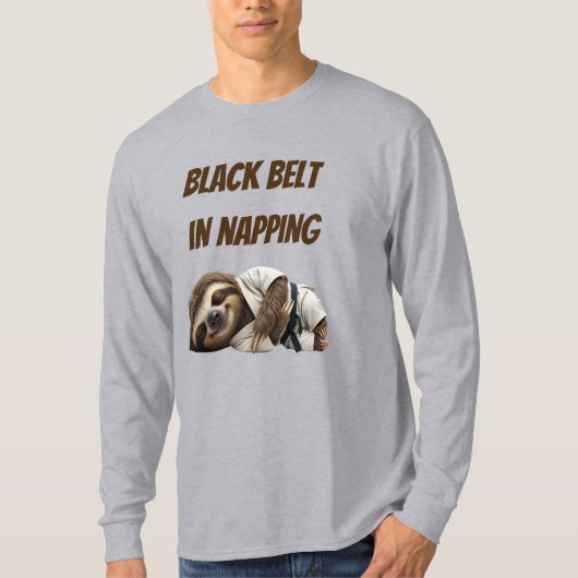 Schwarzgurtel im Schlummern Faultier T-Shirt (Vorderseite)