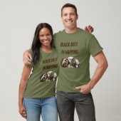 Schwarzgurtel im Schlummern Faultier T-Shirt (Unisex)