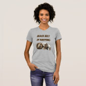 Schwarzgurtel im Schlummern Faultier T-Shirt (Vorne ganz)