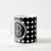 Schwarzpolka-Dot-Monogramm Kaffeetasse (Vorderseite Links)