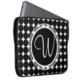 Schwarzpolka-Dot-Monogramm Laptopschutzhülle (Vorne Rechts)