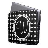Schwarzpolka-Dot-Monogramm Laptopschutzhülle (Vorderseite Links)