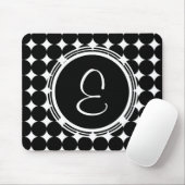 Schwarzpolka-Dot-Monogramm Mousepad (Mit Mouse)