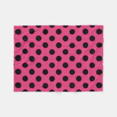 Schwarzpolka-Punkte auf Fuchsia Fleecedecke (Vorderseite (Horizontal))