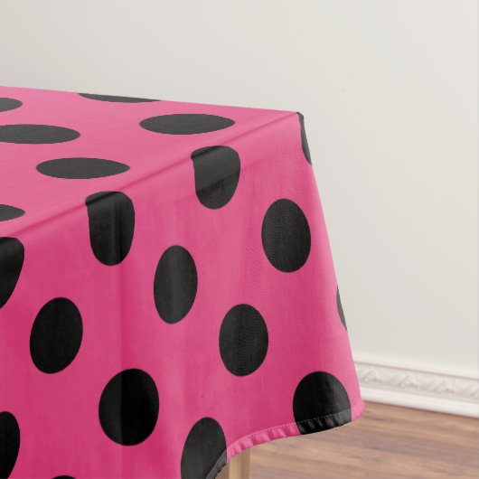 Schwarzpolka-Punkte auf Fuchsia Tischdecke (Beispiel)