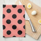 Schwarzpolka-Punkte auf Pfirsich Handtuch (Viertel Falte)