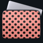 Schwarzpolka-Punkte auf Pfirsich Laptopschutzhülle<br><div class="desc">Schwarzpolka-Punkte auf Pfirsich</div>