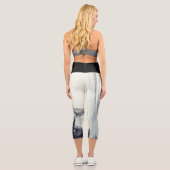 Schwarzweiß-Abstrakter Rauch Capri Leggings (Rückseite)