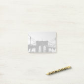 Schwarzweiss-Ansicht der Brücke Post-it Klebezettel (Auf Schreibtisch)