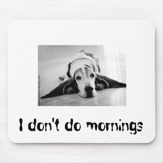 Schwarzweiss-Basset Hound Mousepad (Vorne)