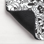 Schwarzweiß-beängstigende Monster im Doodart-Stil Mousepad (Ecke)