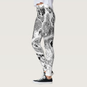 Schwarzweiss-Blatt-Druck-Leggings durch JP Choate Leggings (Links)
