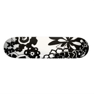 Schwarzweiss-Blumengarten-Grafik-Muster Skateboard