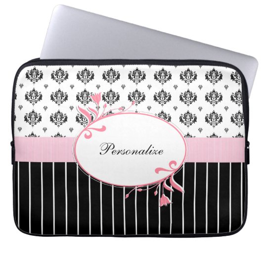 Schwarzweiss-Damast-schickes rosa Blumen mit Namen Laptopschutzhülle (Vorderseite)