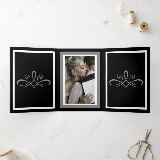 Schwarzweiß-Dreifache Buchstabenfalte Dreifach-gefaltete Programmkarte (Innenseite)