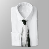 Schwarzweiss-Feder Krawatte (Gebunden)