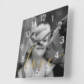 Schwarzweiß-Foto-Gold-Script-Liebe Quadratische Wanduhr (Winkel)