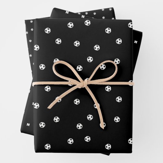 Schwarzweiß-Fußball personalisiert Geschenkpapier Set (Beispiel)
