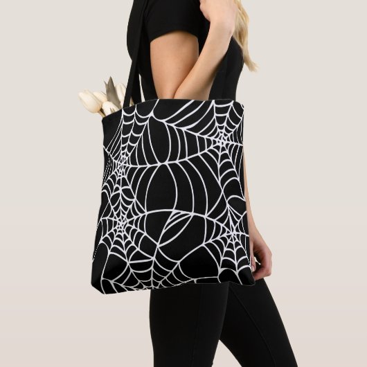 Schwarzweiss-Halloween-Spinnen-Netz Goth Tasche (Von Nahem)