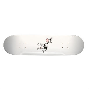 Schwarzweiss-Kuh-Karikatur Skateboard