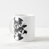 Schwarzweiß-Lautsprecher im Kreis Kaffeetasse (Vorderseite Links)