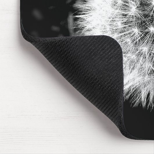 Schwarzweiss-Löwenzahn Mousepad (Ecke)