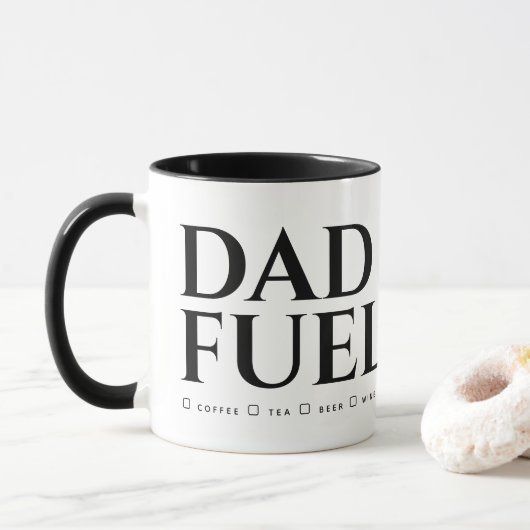 Schwarzweiß Minimalistischer Vater Kraftstoff Pers Tasse (Mit Donut)