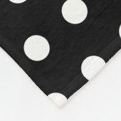 Schwarzweiß mit Punkten und Anfangsbezeichnung Fleecedecke (Ecke)