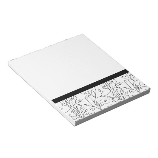 Schwarzweiß-Notebook mit Blumenmuster Notizblock (angewinkelt)