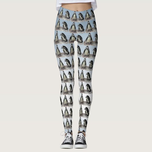 Schwarzweiss-Penguin-Vögel auf blauen Leggings (Vorderseite)