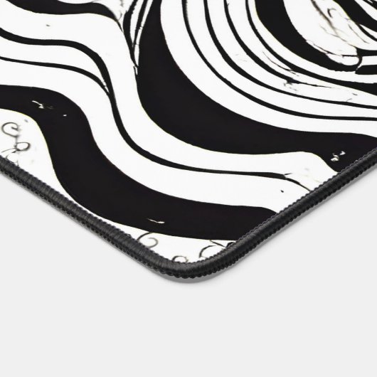 Schwarzweiß-Psychedelic-Muster Schreibtischunterlage (Ecke)