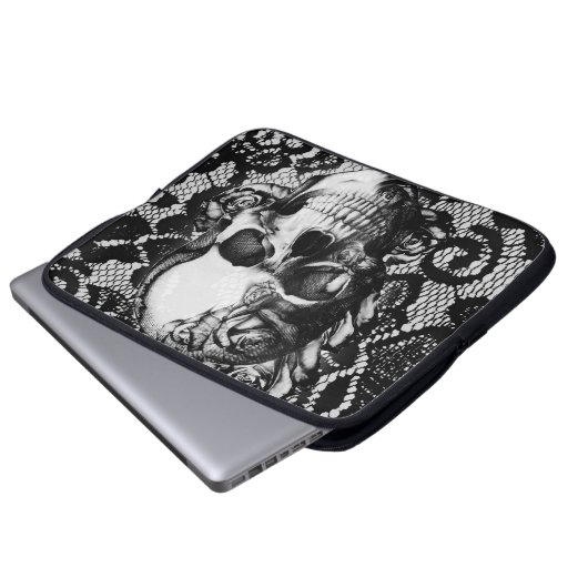 Schwarzweiss-Rosen und Spitzeschädel Laptopschutzhülle (Vorne Knopf)