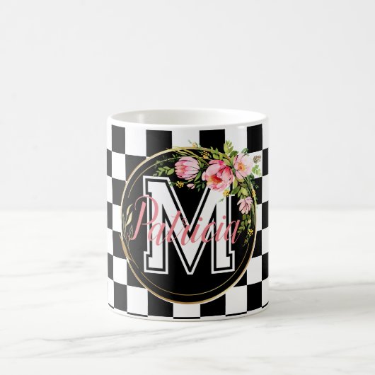 Schwarzweiß-Schachbrett Florrosa Monogramm Kaffeetasse (Mittel)