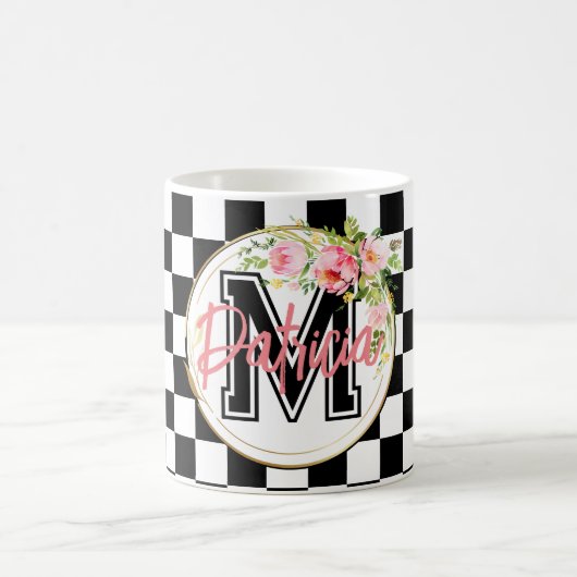 Schwarzweiß-Schachtel rosa Floral-Monogramm Kaffeetasse (Mittel)